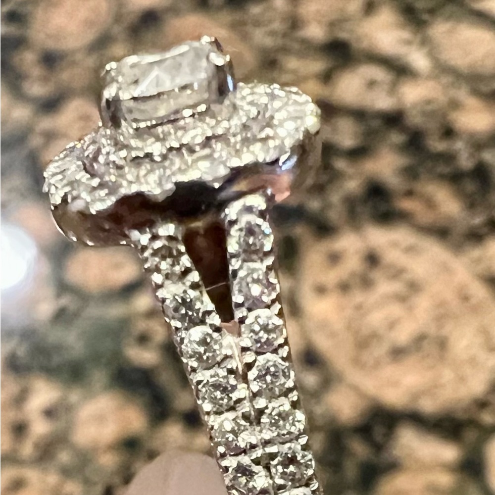 Never used engagement ring from Zales.
Vera Wang Love collection-1.5CT TW. - Picture 2 of 4